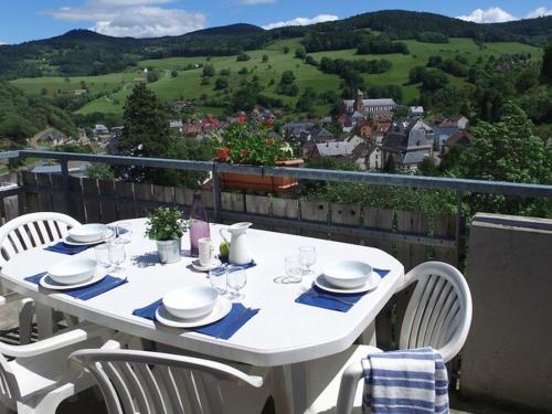 Résidence Les Châteaux d'Alsace, Orbey, apartment for 5 people with balcony