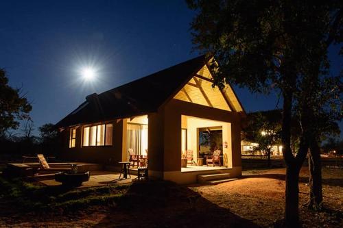 Exterior view, Callies Game Lodge Safaris in Tsumeb