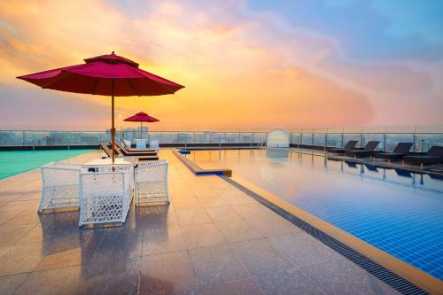 Swimmingpool, Holiday Inn Dhaka City Center By IHG in Dhaka