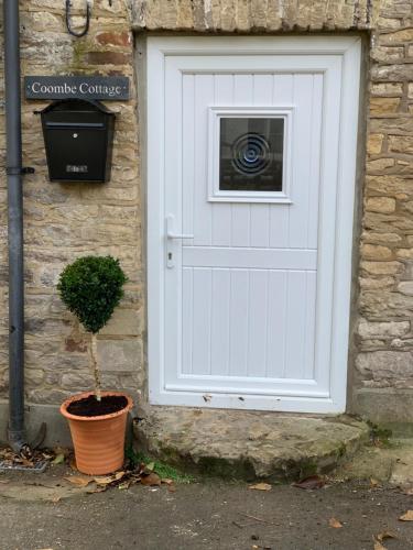 Cotswold Coombe Cottage