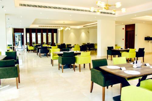 餐廳, 哈亞特利雅得瓦沙姆酒店 (Hayat Al Riyadh Washam Hotel) in 利雅德