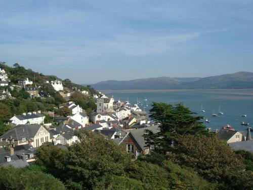The Old Stables Aberdyfi apartment 6 - image 11