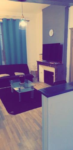 Appartement 48m2 pour 6 personnes au centre ville historique avec parking gratuit et une borne de recharge pour voiture à 10 metres