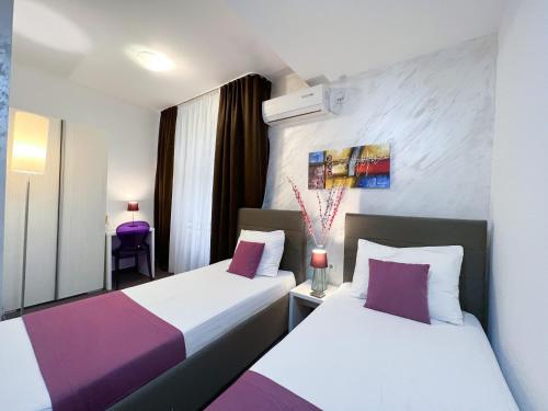Guest Centar Hotel - image 2