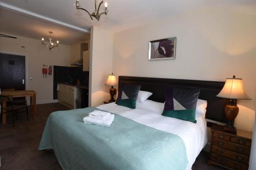 345084434 The Black Boy Inn