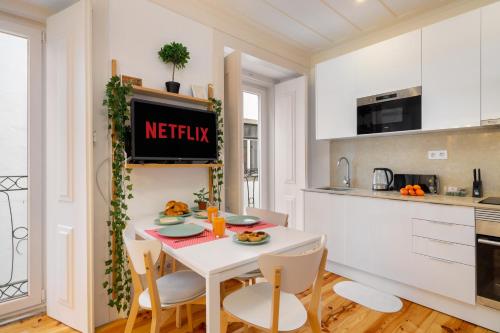 WHome Intendente Modern 1-Bed with Lift in Top Notch Location, Lisbon