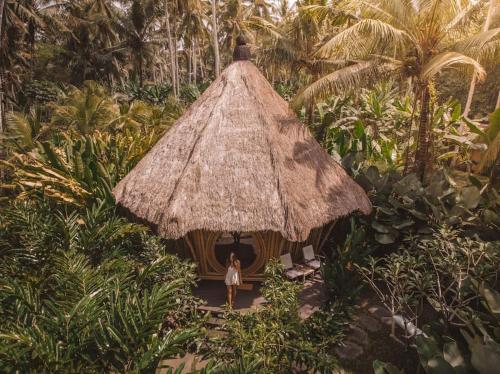 Pondok Kebun - 1 bd Eco Bamboo House, Pool, Garden