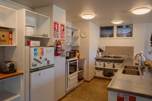 Hippo Lodge Backpackers – Queenstown, CA