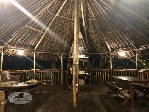 Balkons/terase, Baker Safari Company in Kwangwazi