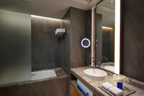 room detail thumbnail 2