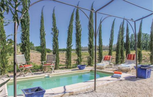 Stunning home in Pont Saint Esprit with 2 Bedrooms, WiFi and Outdoor swimming pool