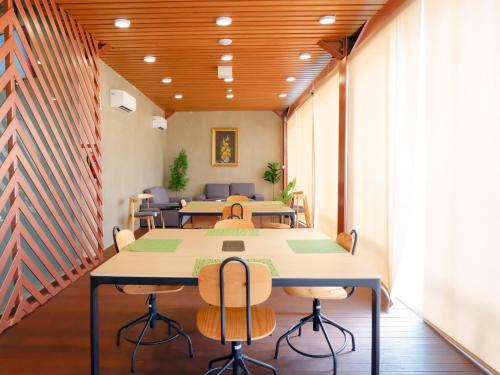 Sala de reunió / Saló de ball, Swiss-Belexpress Cilegon in Banten