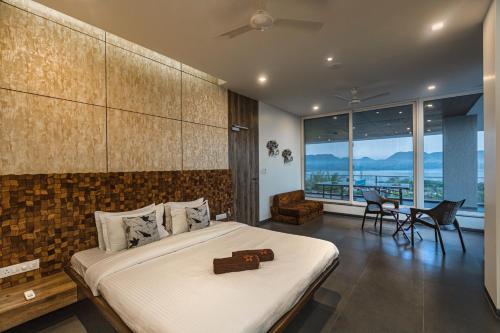 0m² 3 slaapkamer, 3 privé badkamer  in Devali (SaffronStays Jannat) in Koknipura