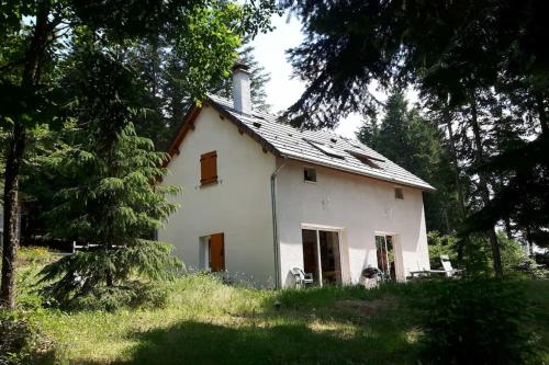 PETITE MAISON AU CALME AVEC VUE MAGNIFIQUE !