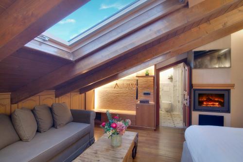 ARCHONTARIKI Historic Boutique Hotel – Ioannina, OH