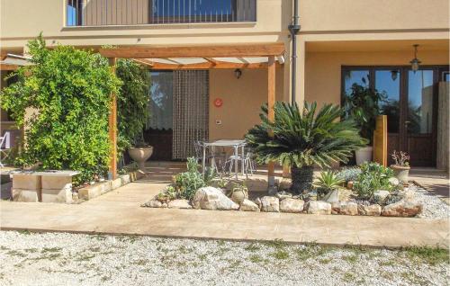 Beautiful home in Scicli with Indoor swimming pool and 2 Bedrooms gîte à louer Casa Riola