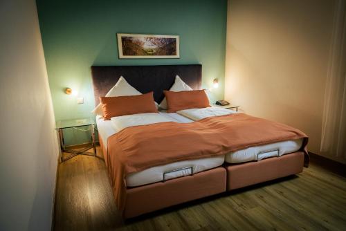 2 twin beds