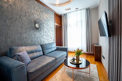 NATALI Luxury suites PARKING – Belgrade, NY