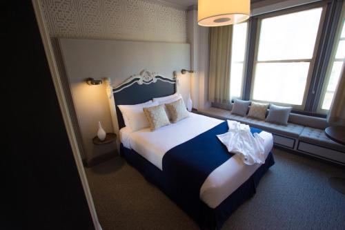 Warwick San Francisco Hotel - image 5
