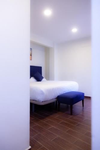 Double Room image 10