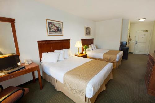 Best Western Plus Lake Elsinore Inn & Suites