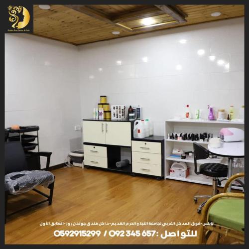 สระว่ายน้ำ, Golden Rose Hotel in นาบลุส