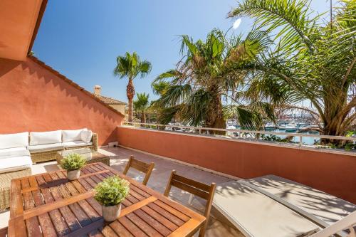 First line Penthouse in Puerto Sotogrande with Seaviews 5