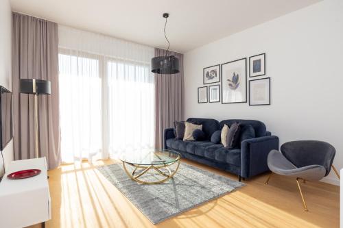 Sadyba Purple Luxury Apartment by BookingHost, Варшава