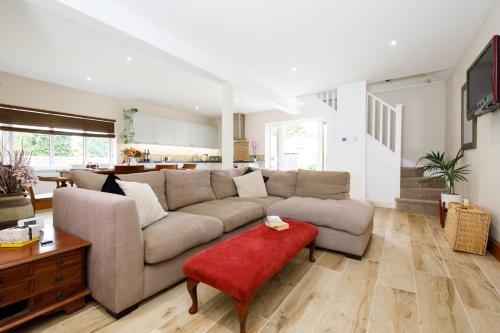 " Orchard Croft Lodge ", DOG FRIENDLY, Ideal for Goodwood Events, 5 Minutes from Southend Barns, 9 M in Sidlesham