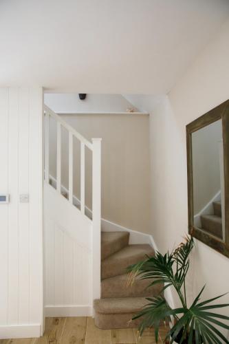 " Orchard Croft Lodge ", DOG FRIENDLY, Ideal for Goodwood Events, 5 Minutes from Southend Barns, 9 M in Sidlesham