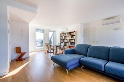 GuestHost - Modern APT with Terrace, WIFI & AC, Milano