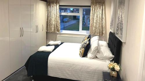 Picture of Fw Haute Apartments At Stanmore, 3 Bedrooms And 1 Bathroom With Additional Wc, Single Or Double Beds