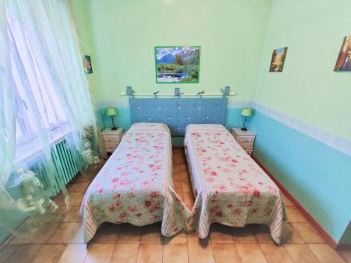 Double or Twin Room with Private Bathroom image 4