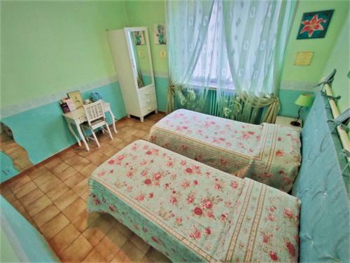 Double or Twin Room with Private Bathroom image 3