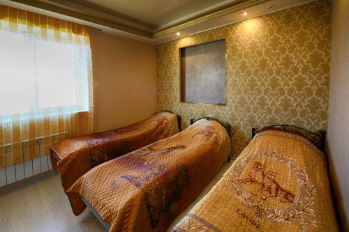 Motel Oasis - image 3