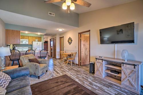 Branson W Condo with Pool - Near Silver Dollar City - image 10