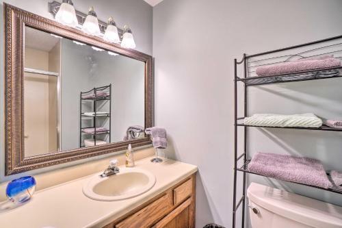 Branson W Condo with Pool - Near Silver Dollar City - image 14