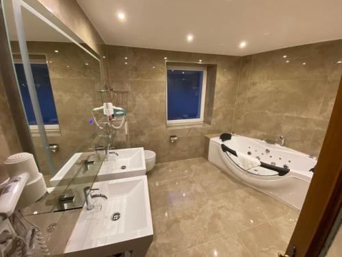 Atlas Posthotel - image 2