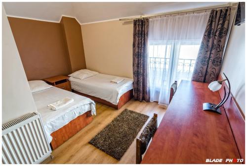 2 twin beds