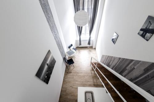 Rio's Stylish Central Flats 5