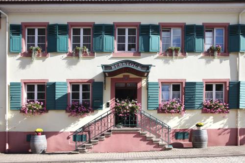 Landgasthof Rebstock - Accommodation - Sulzburg