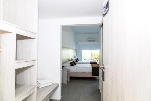 Deluxe Quadruple Room image 4