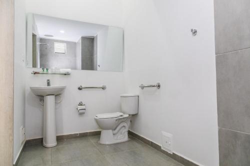 Deluxe Quadruple Room room in Hotel Palma Verde