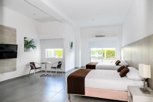 Deluxe Quadruple Room image 8