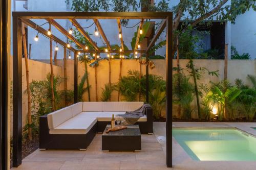 New Charming Villa 2 Levels Private Pool & Garden WiFi Bikes