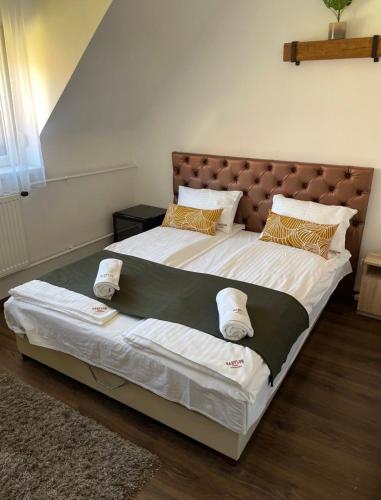 Babylon Pizzéria Vendégház - image 11