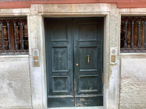 Super central 1 bedroom apartment