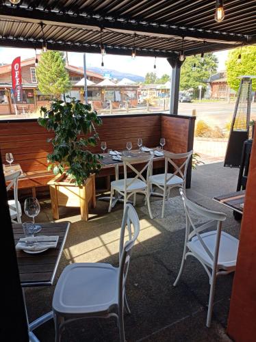 Restaurant, Snowman Cabins in Ohakune