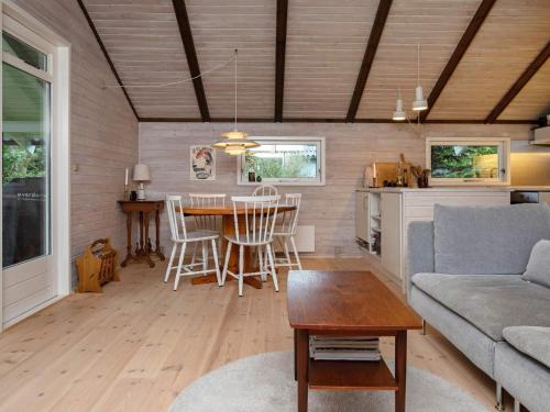  4 person holiday home in V ggerl se in Bøtø By