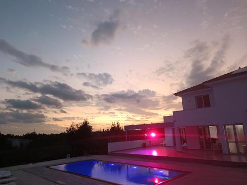 Kiti Village Villa Larnaca, salt-water pool, 5 bedrooms